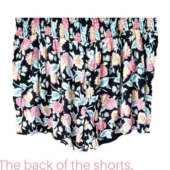 TORRID Women's Black Loose fit  Paisley Floral Gauzy Shorts Plus Size 2X - Picture 8 of 12